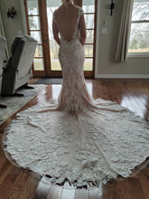 Load image into Gallery viewer, Casablanca &#39;2382&#39; wedding dress size-04 NEW
