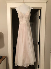 Load image into Gallery viewer, Essence of Australia &#39;Lace Organza And Tulle&#39; size 10 used wedding dress front view on hanger
