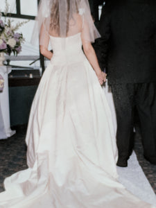 Lazaro ' 3171' size 4 used wedding dress back view on bride