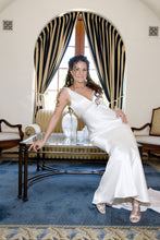 Load image into Gallery viewer, Alvina Valenta &#39;5169&#39; size 6 used wedding dress front view on bride
