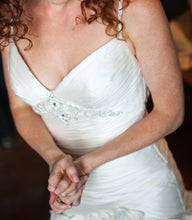 Load image into Gallery viewer, Martina Liana &#39;296&#39; size 0 used wedding dress front view close up on bride
