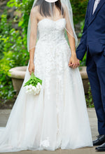 Load image into Gallery viewer, David&#39;s Bridal &#39;Tulle and Sheer Lace Ball Gown WG3861&#39;
