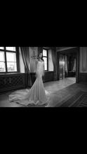 Load image into Gallery viewer, Berta &#39;15-110&#39; size 0 used wedding dress front view on bride
