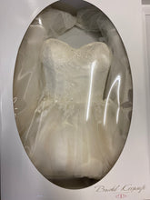 Load image into Gallery viewer, Rebecca Ingram &#39;Trisha&#39; wedding dress size-04 PREOWNED
