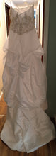 Load image into Gallery viewer, David&#39;s Bridal &#39;V9202&#39; size 10 new wedding dress front view on hanger
