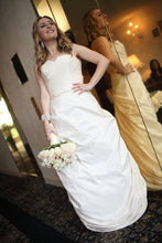 Load image into Gallery viewer, Anna Maier &#39;Strapless&#39; - Anna Maier - Nearly Newlywed Bridal Boutique - 1
