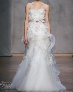 Monique Lhuillier 'Hyacinth -dandelion' wedding dress size-08 PREOWNED