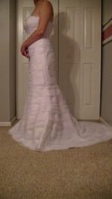 Load image into Gallery viewer, Davids Bridal &#39;Strapless&#39; - Davids Bridal - Nearly Newlywed Bridal Boutique - 2
