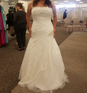 David's Bridal 'Lace' size 14 new wedding dress front view on bride