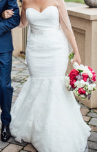 Load image into Gallery viewer, Justin Alexander &#39;Lace Mermaid&#39; size 6 used wedding dress front view on bride
