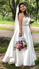 Load image into Gallery viewer, JUSTIN ALEXANDER &#39;88110&#39; wedding dress size-10 PREOWNED
