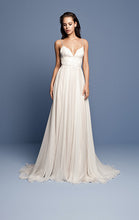 Load image into Gallery viewer, Daalarna &#39;OCN 414&#39; size 4 used wedding dress front view on model
