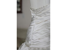 Load image into Gallery viewer, Kenneth Pool &#39;Fabiana&#39; - Kenneth Pool - Nearly Newlywed Bridal Boutique - 2
