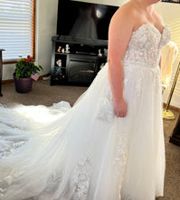 Load image into Gallery viewer, Morilee &#39;Wynne&#39; wedding dress size-16 NEW
