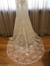 Load image into Gallery viewer, Ines Di Santo &#39;Madrid&#39; size 6 new wedding dress view of train
