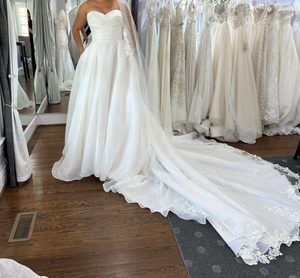 Pronovias 'Geiranger' wedding dress size-08 NEW