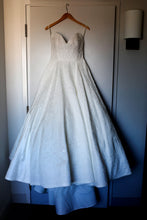 Load image into Gallery viewer, Anne Barge &#39;Custom Dream Weaver and Romero&#39; wedding dress size-08 PREOWNED

