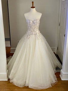 Lazaro 'Ivory Tulle Ball Gown 3152 ' wedding dress size-00 PREOWNED