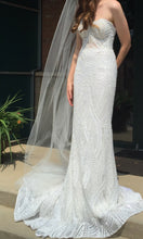 Load image into Gallery viewer, Berta &#39;18-27&#39; size 4 used wedding dress front view on bride
