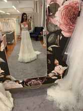 Load image into Gallery viewer, Flora Bridal &#39;Lilian&#39; wedding dress size-00 SAMPLE
