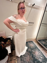 Load image into Gallery viewer, Tadashi Shoji &#39;Amy&#39; wedding dress size-14 NEW
