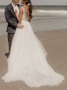 Allure Bridals 'Wilderly Hopw - F238' wedding dress size-02 PREOWNED