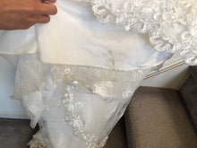 Load image into Gallery viewer, Stella York &#39;6814&#39; wedding dress size-06 PREOWNED

