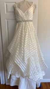 Hayley Paige 'DECKLYN' wedding dress size-08 NEW