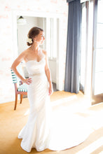 Load image into Gallery viewer, Nicole Miller &#39;Dakota&#39; wedding dress size-00 PREOWNED
