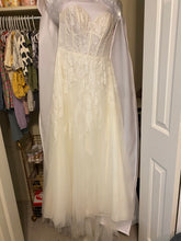 Load image into Gallery viewer, Watters &#39;Willowby Geranium Gown&#39; wedding dress size-10 SAMPLE
