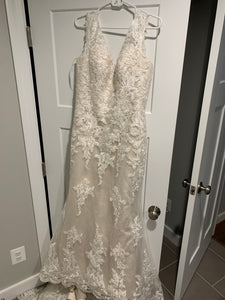 Vow'd 'Graceful' wedding dress size-06 PREOWNED