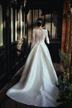 Load image into Gallery viewer, aire barcelona &#39;Brian&#39; wedding dress size-02 PREOWNED
