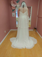 Load image into Gallery viewer, Sincerity &#39;44118&#39; wedding dress size-18 NEW
