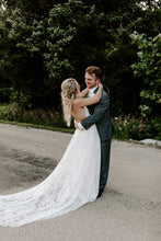 Load image into Gallery viewer, Grace Loves Lace &#39;Darling&#39; wedding dress size-00 PREOWNED
