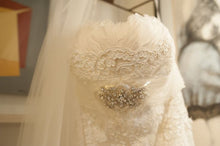 Load image into Gallery viewer, Pronovias &#39;Dietrich&#39; - Pronovias - Nearly Newlywed Bridal Boutique - 2
