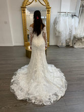Load image into Gallery viewer, N/A &#39;N/A&#39; wedding dress size-04 PREOWNED
