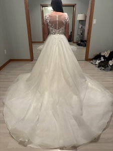 Allure Bridals 'E207 Antonina' wedding dress size-06 NEW