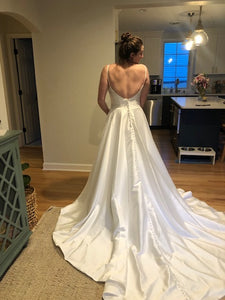 Allure Bridals '55778' wedding dress size-08 NEW