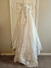 Load image into Gallery viewer, David&#39;s Bridal &#39;10012594&#39; wedding dress size-12 NEW
