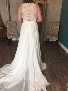 Stella York '6542' size 14 used wedding dress back view on bride