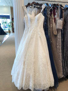 Martina Liana '955' wedding dress size-06 PREOWNED