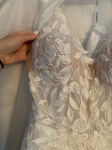 Essense of Australia 'D3023' wedding dress size-10 NEW