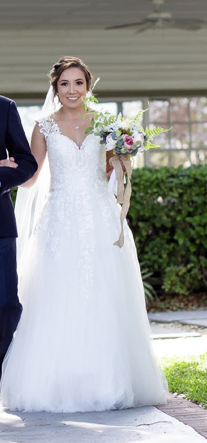 Pronovias 'Matiz' wedding dress size-00 PREOWNED