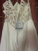 Load image into Gallery viewer, Essense of Australia &#39;D3339&#39; wedding dress size-18 NEW
