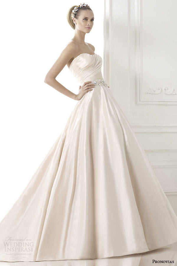 Pronovias 'Bluma' size 10 sample wedding dress side view on model