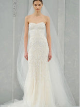 Load image into Gallery viewer, Monique Lhuillier &#39;Charmaine&#39; - Monique Lhuillier - Nearly Newlywed Bridal Boutique - 1
