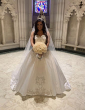 Load image into Gallery viewer, Pnina Tornai &#39;4019&#39; wedding dress size-08 PREOWNED

