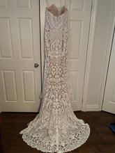Load image into Gallery viewer, Casablanca &#39;2396 Keaton&#39; wedding dress size-08 NEW
