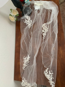 David's Bridal 'WG3877' wedding dress size-00 NEW