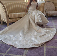 Load image into Gallery viewer, Bijou Bridal Exclusive  &#39;I&#39; wedding dress size-08 PREOWNED
